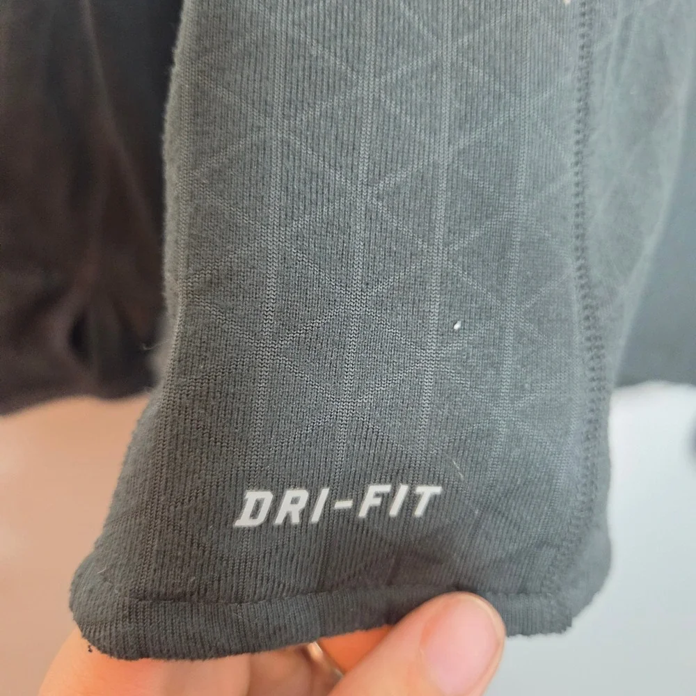 Nike Dri-FIT Mens Small Black Geometric Quarter Zip Running Pullover Thumbholes